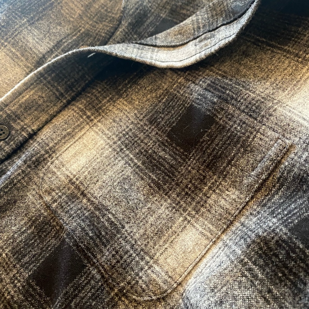 Pendleton Grey Plaid Shirt In Like New Condition.… - image 4